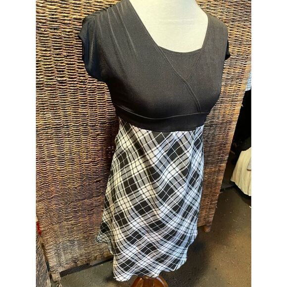 La Belle Girls Dress 16 - Picture 8 of 8